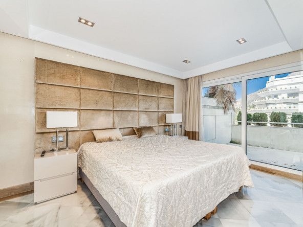 lujoso-apartamento-en-prestigioso-edificio-nayades (1)