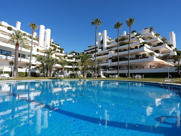 7 PISCINA 1