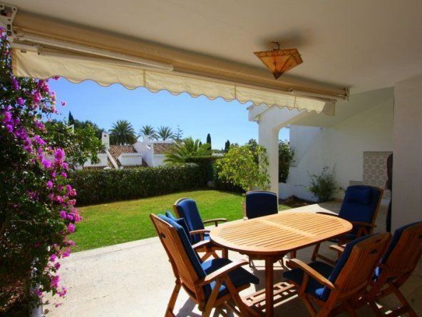 Semidetached house for sale in aloha golf