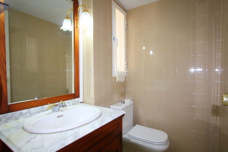 Semidetached house for sale in aloha golf