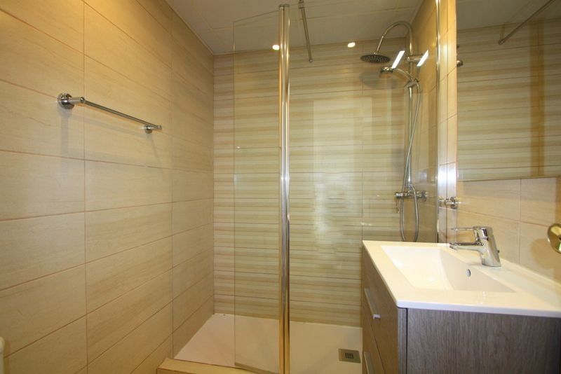 Semidetached house for sale in aloha golf