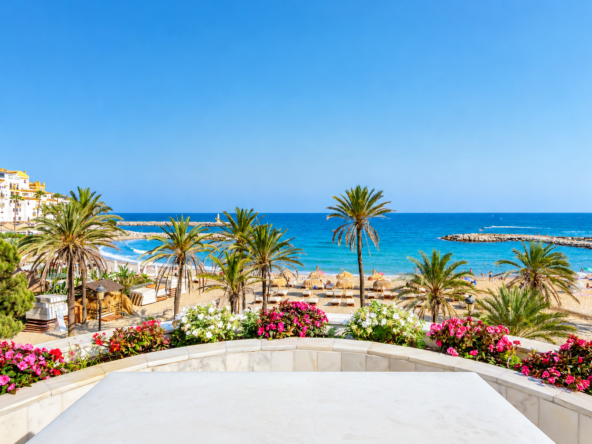 Playa mediterránea desde la terraza